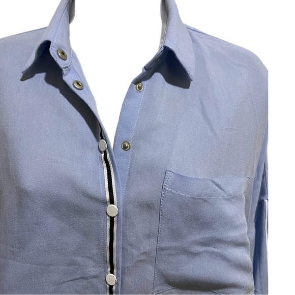 Zara snap button down oversized shirt, v neck, light blue, size Small - Picture 2 of 4